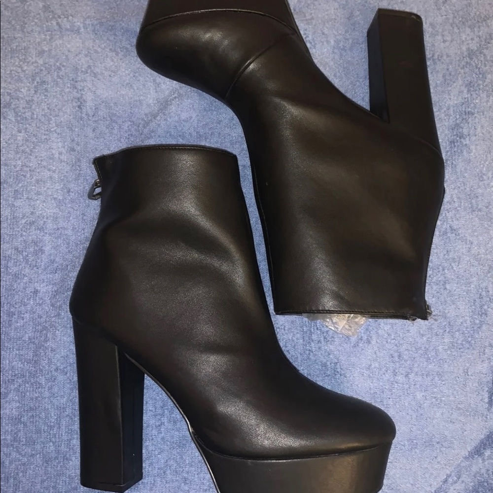 Fuax leather booties - Picture 5 of 7